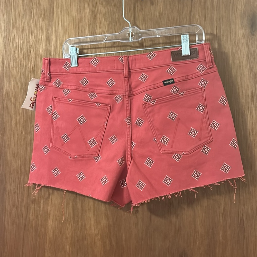 Wrangler Women's Geometric mid rise vintage Jean Shorts - Picture 3 of 16